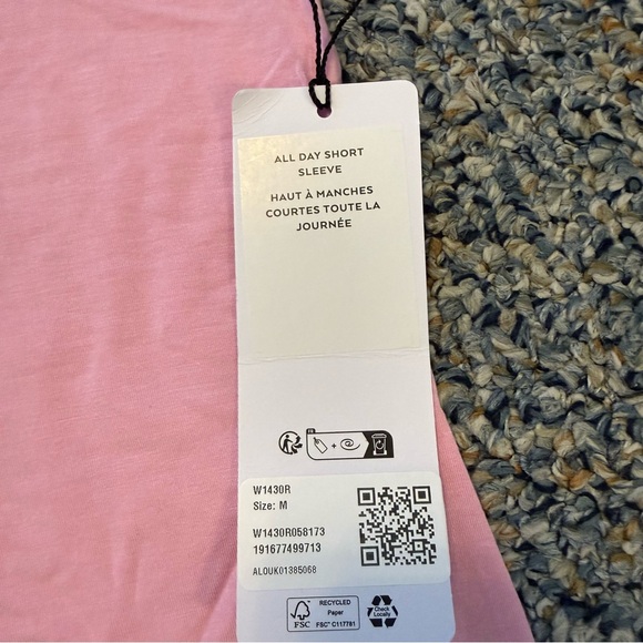 NWT ALO YOGA All Day Short Sleeve Shirt Sweet Pink - Picture 4 of 5